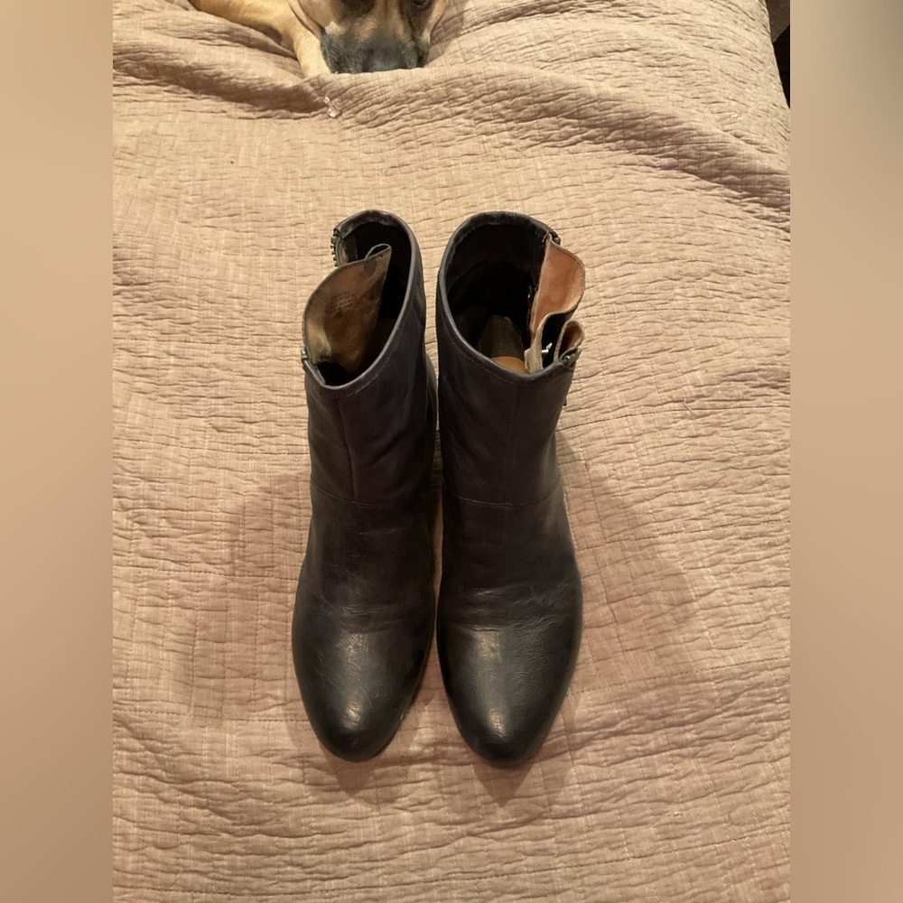Boots. Nine West